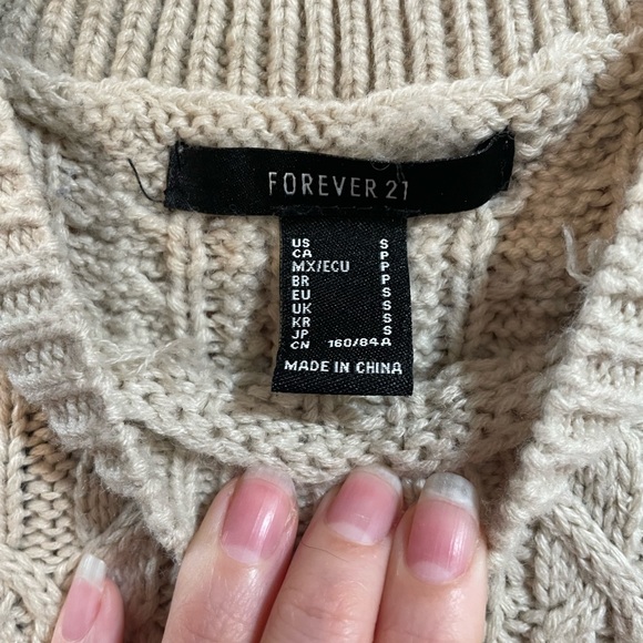 Forever 21 Knit Floral Cropped Vest in Beige and Blue Size S - Picture 3 of 3